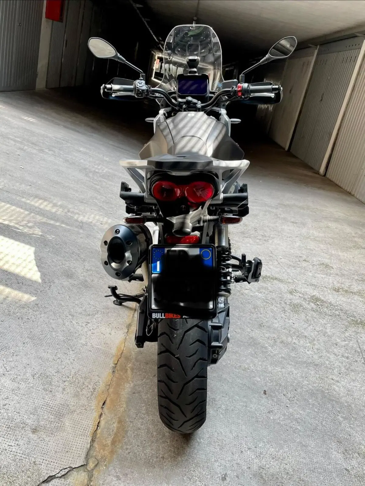 Moto Guzzi V85 Strada (2024 - 26) (3)