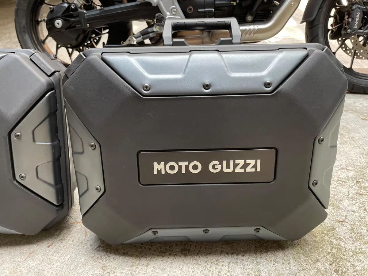 Moto Guzzi V85 Strada (2024 - 26) (8)