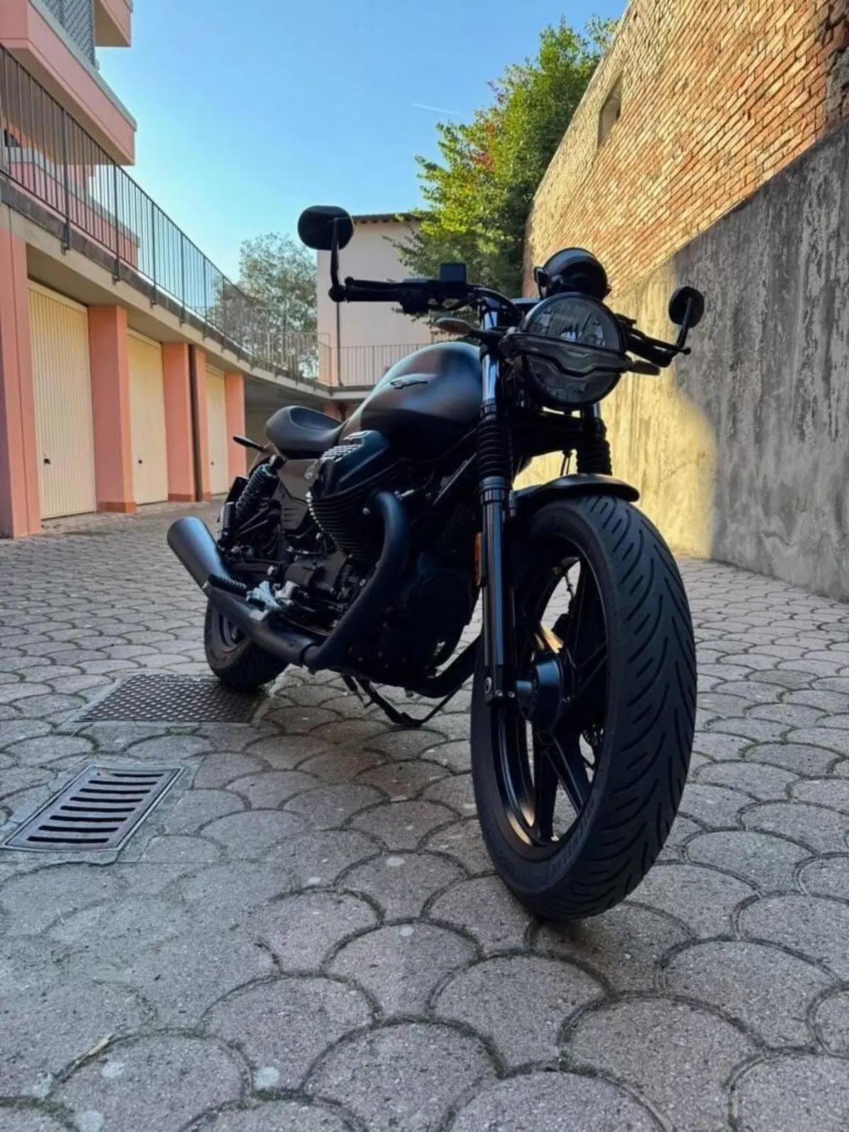 Moto Guzzi V7 Stone (2025 - 26) (5)