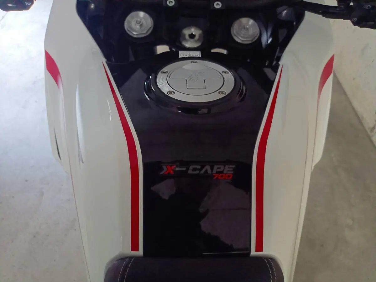 Moto Morini X-Cape 700 Gold Edition (2025 - 26) (11)