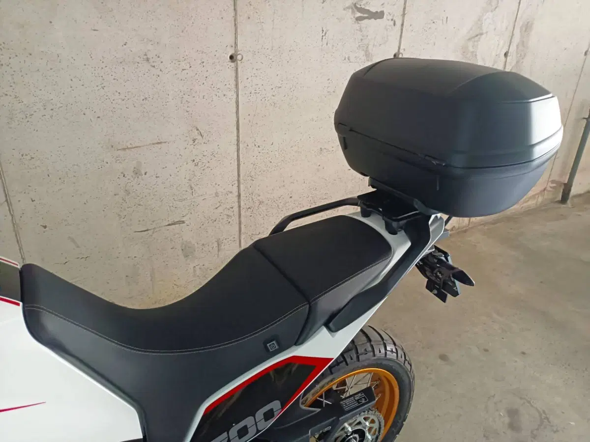 Moto Morini X-Cape 700 Gold Edition (2025 - 26) (10)