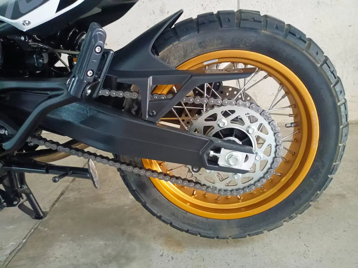 Moto Morini X-Cape 700 Gold Edition (2025 - 26) (9)