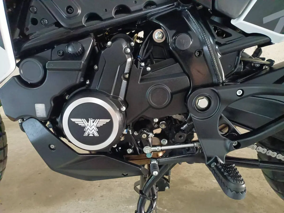 Moto Morini X-Cape 700 Gold Edition (2025 - 26) (8)