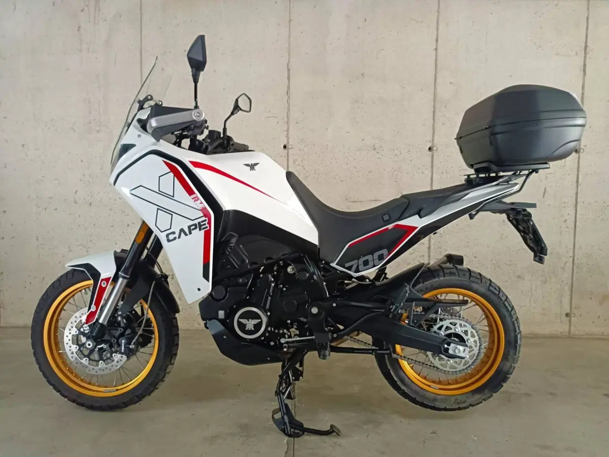 Moto Morini X-Cape 700 Gold Edition (2025 - 26) (6)