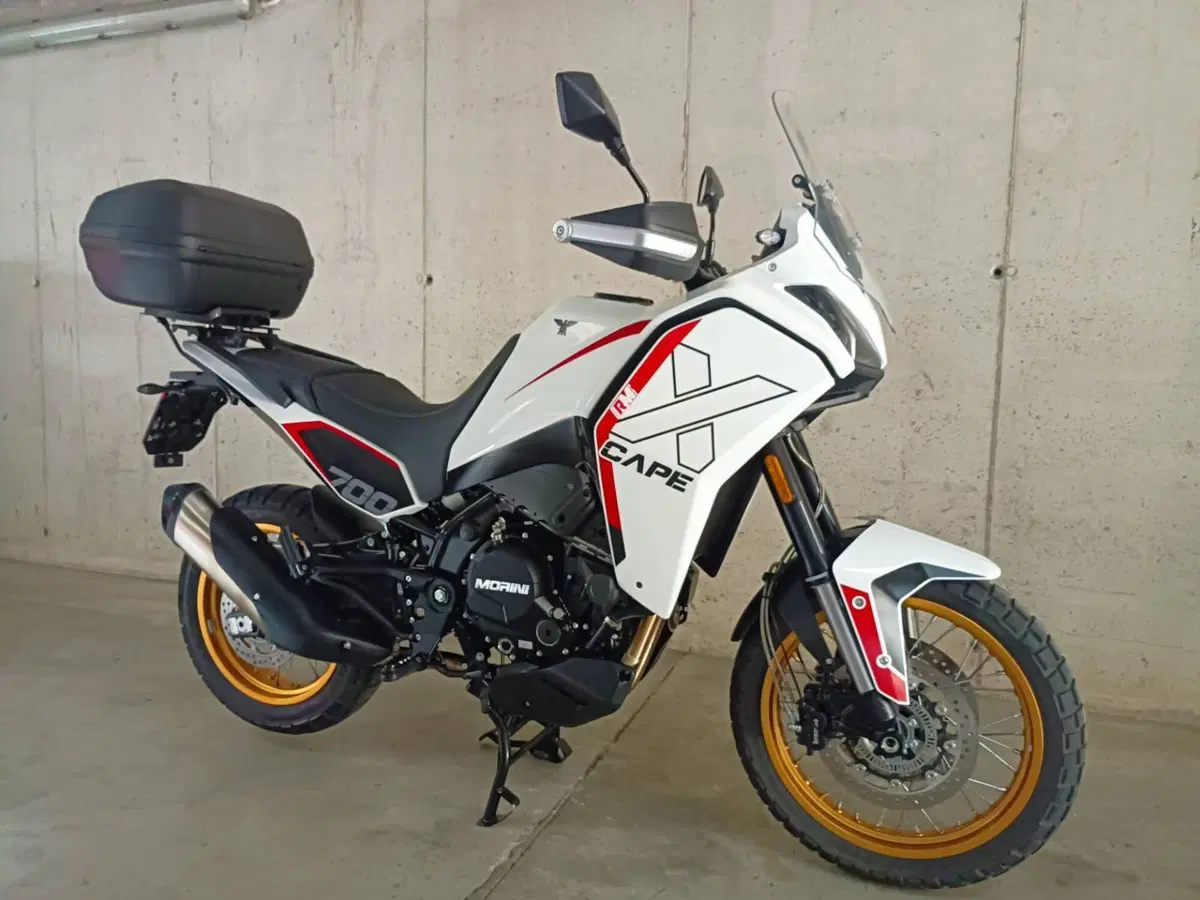 Moto Morini X-Cape 700 Gold Edition (2025 - 26) (2)