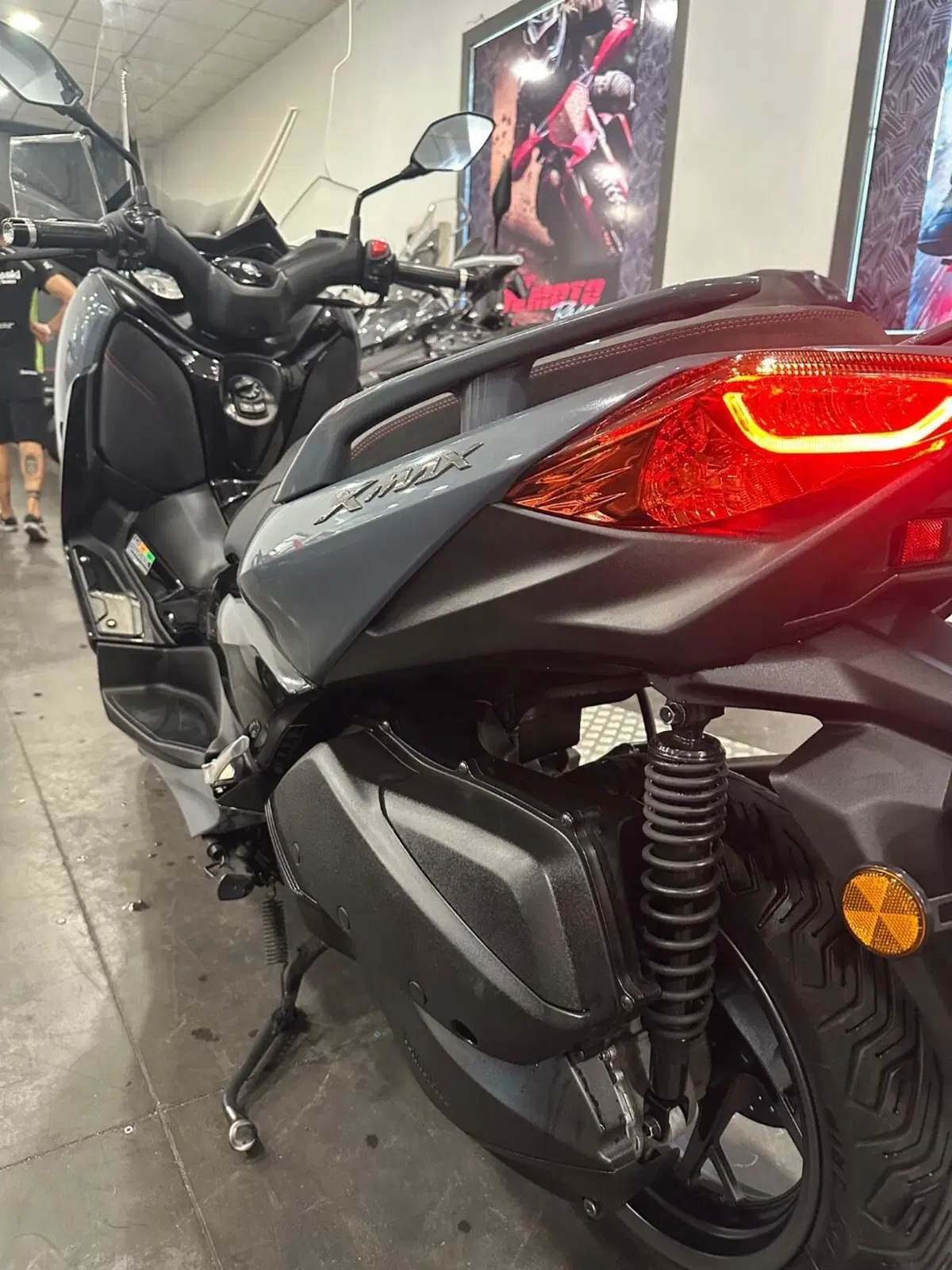 Yamaha X-Max 300 (2021 - 24) (6)
