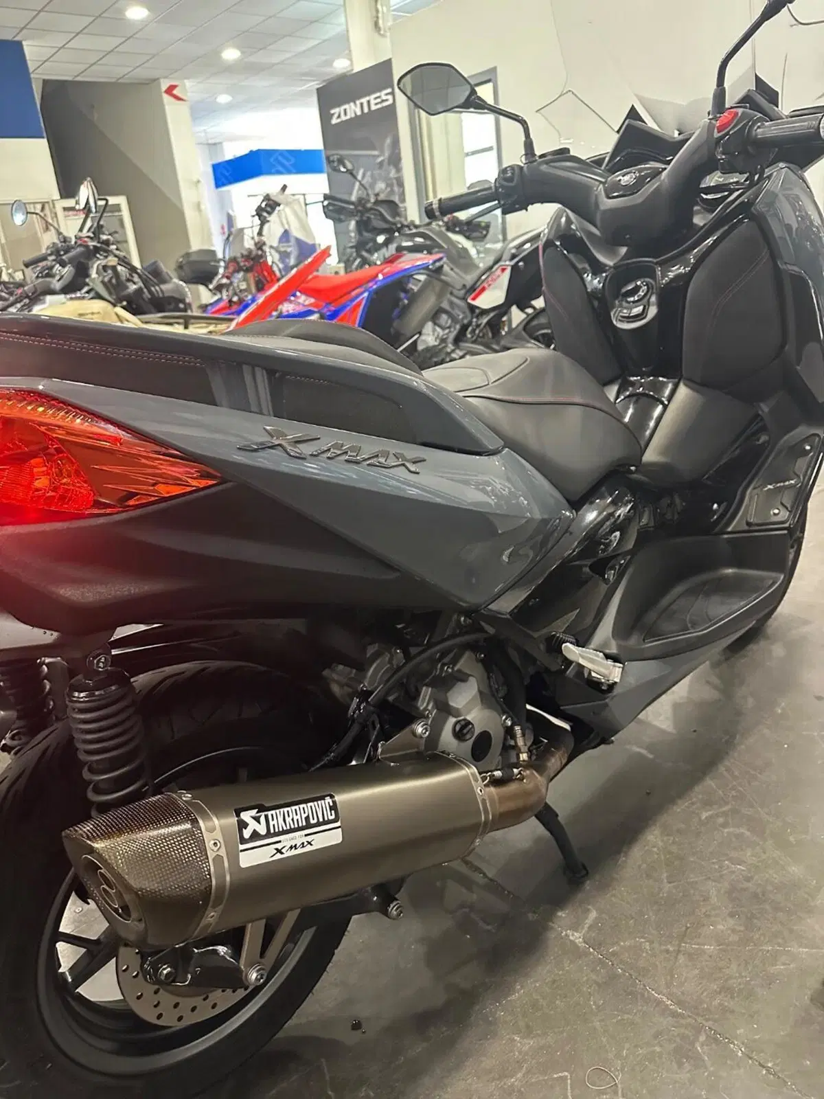 Yamaha X-Max 300 (2021 - 24) (11)