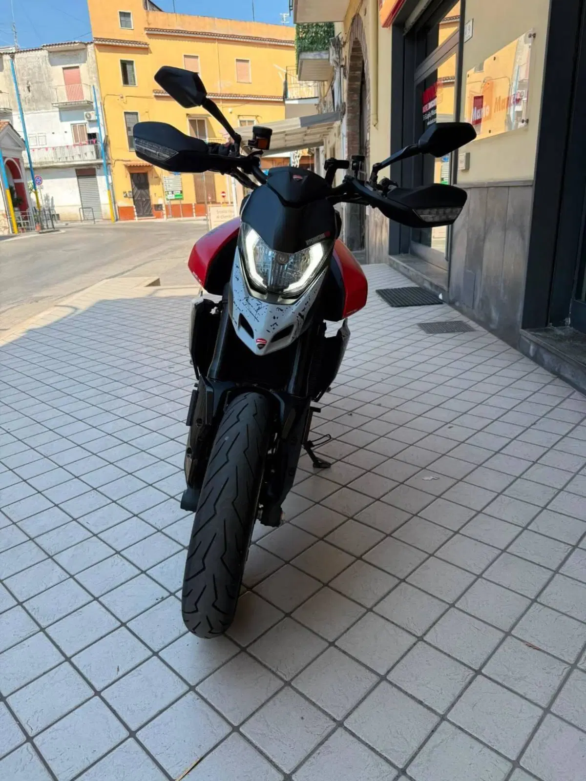 Ducati Hypermotard 950 RVE (2022 - 25) (2)