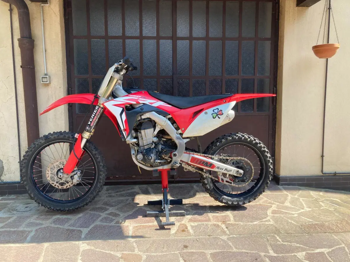 Honda CRF 450R (2018) (2)