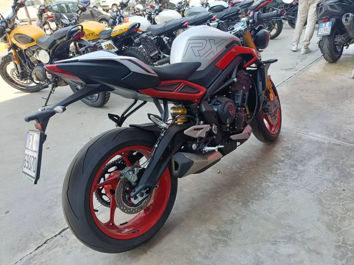 Triumph Street Triple 765 RX (2026) (4)