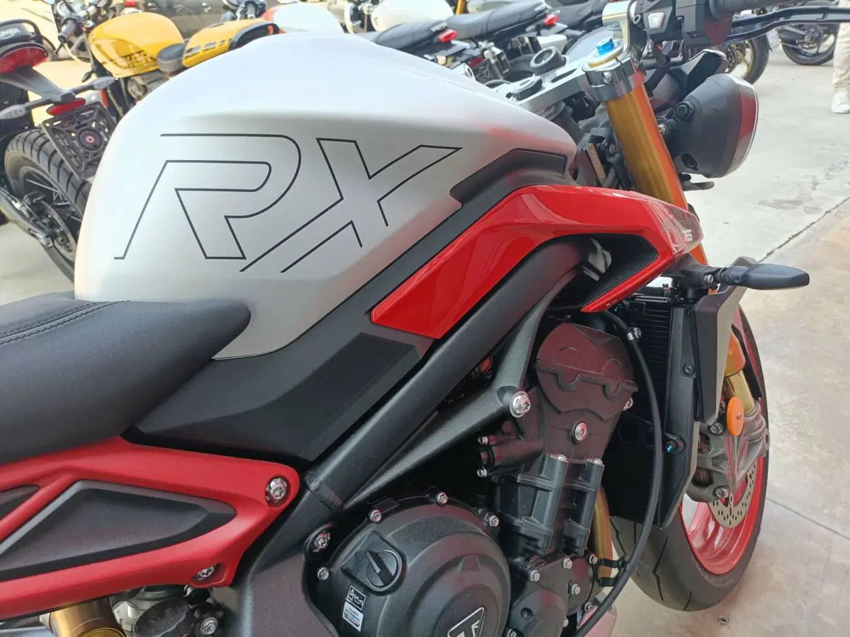 Triumph Street Triple 765 RX (2026) (5)