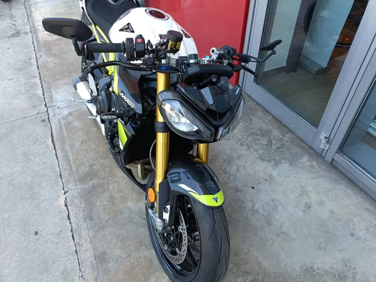 Triumph Street Triple 765 Moto2 (2026) (4)