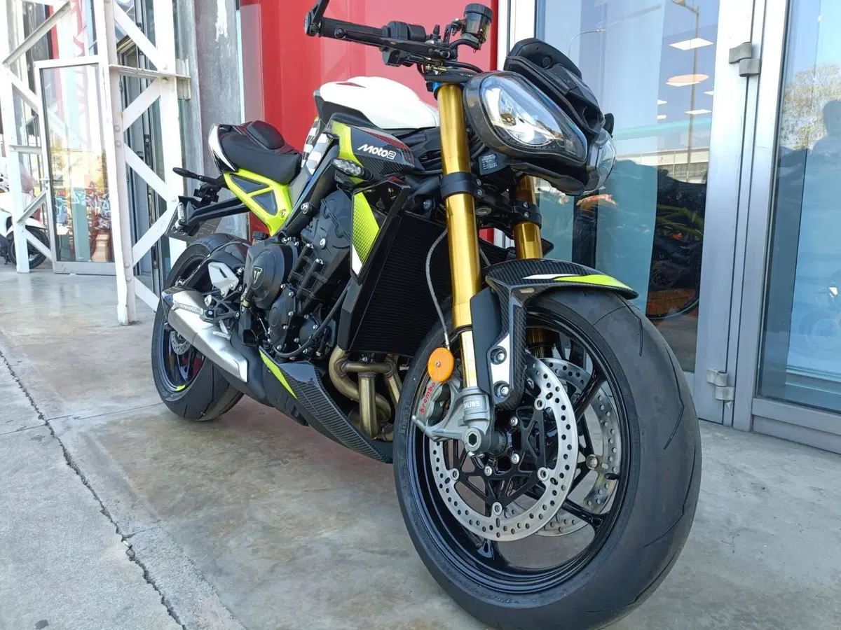 Triumph Street Triple 765 Moto2 (2026) (5)