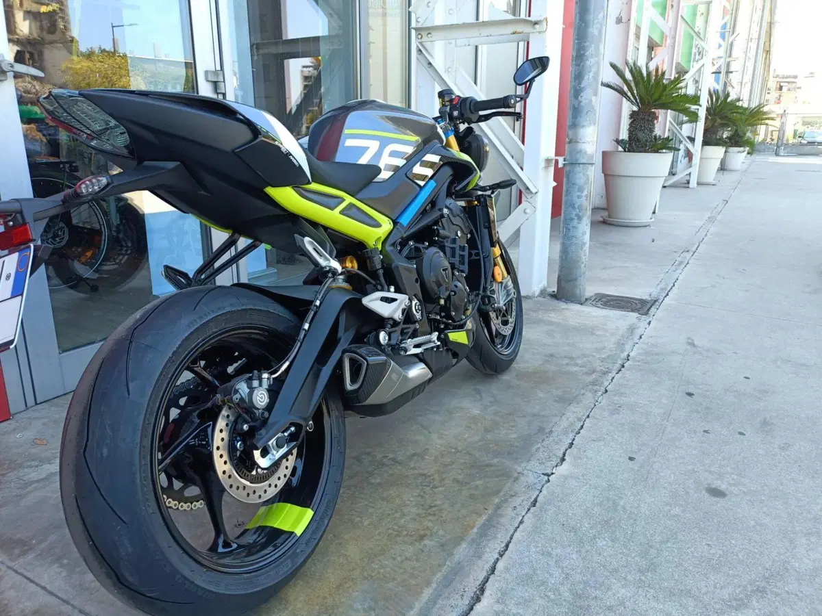 Triumph Street Triple 765 Moto2 (2026) (6)