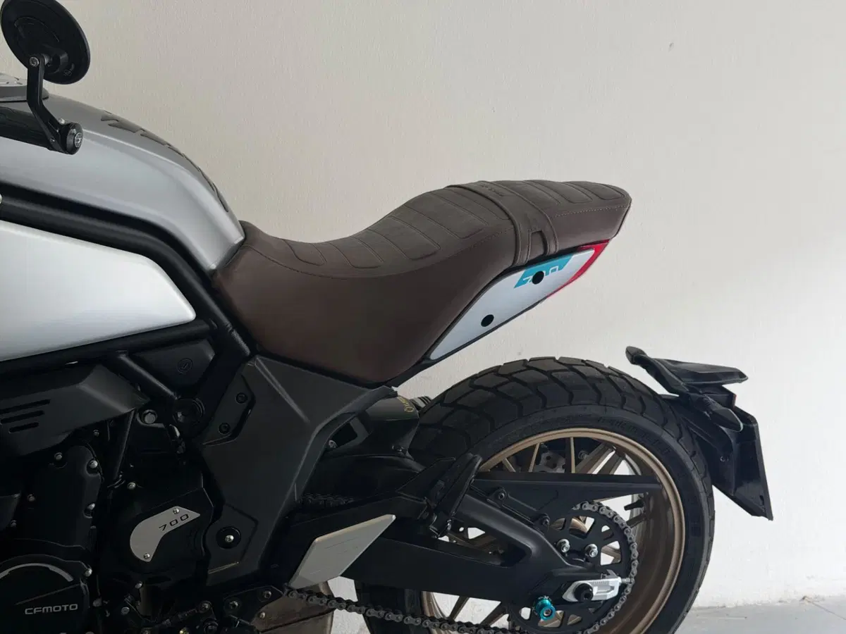 CFMOTO 700CL-X Heritage (2021 - 26) (9)