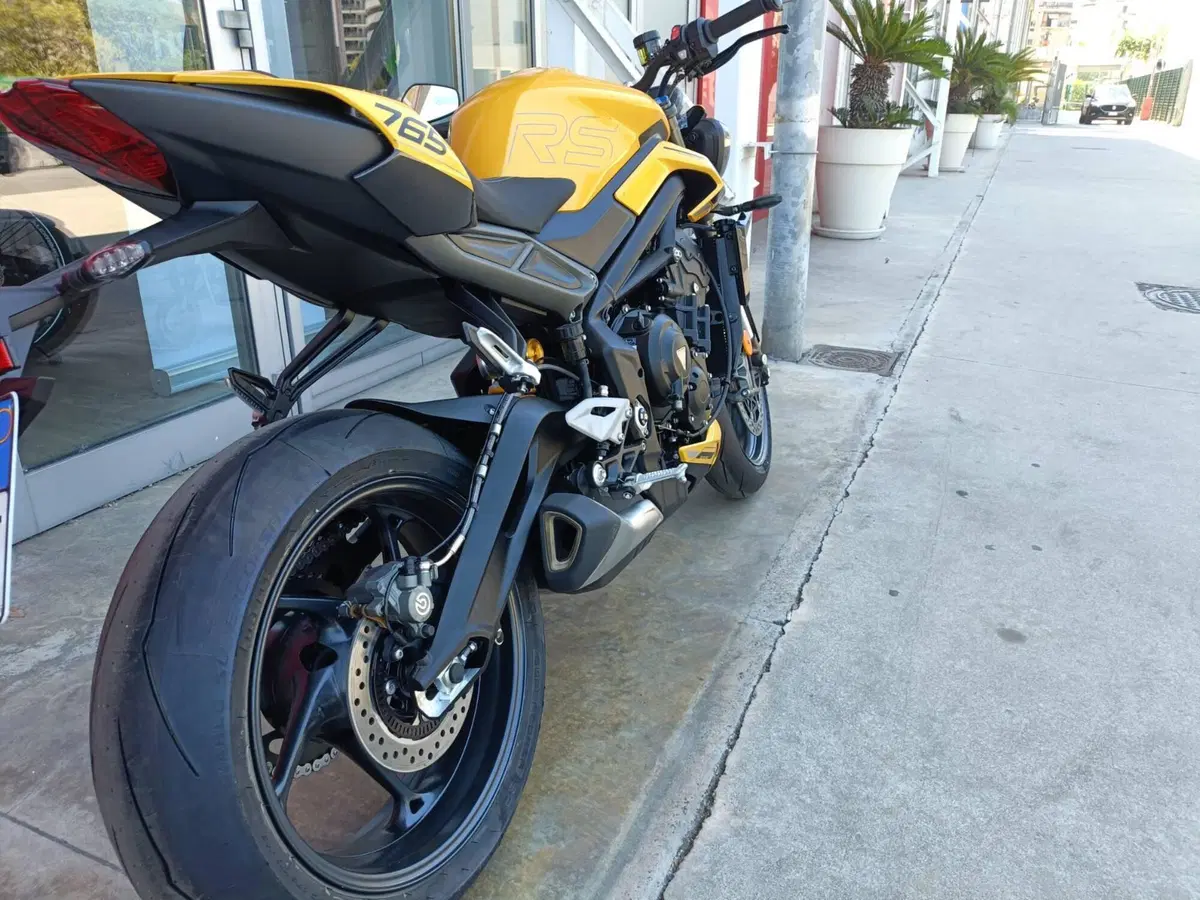 Triumph Street Triple 765 RS (2023 - 26) (6)