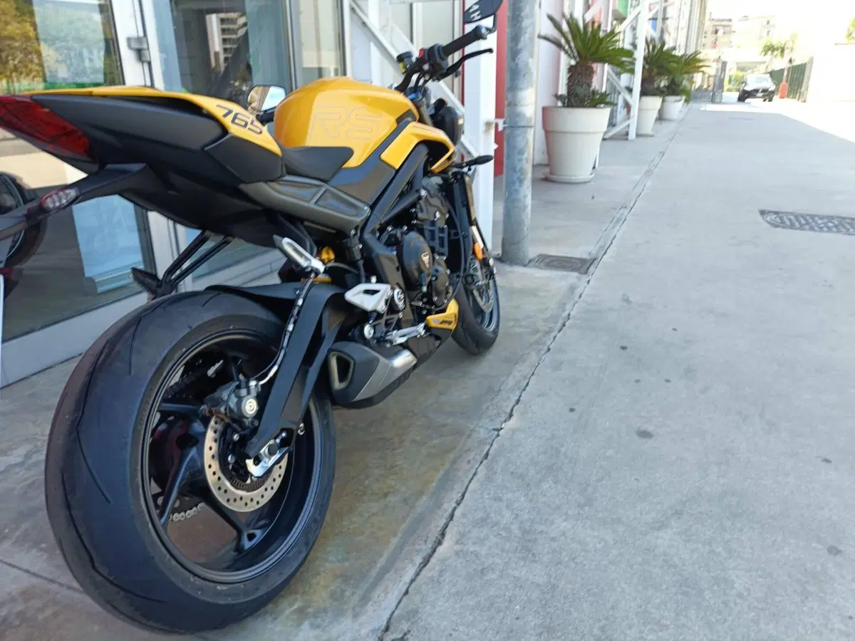 Triumph Street Triple 765 RS (2023 - 26) (7)