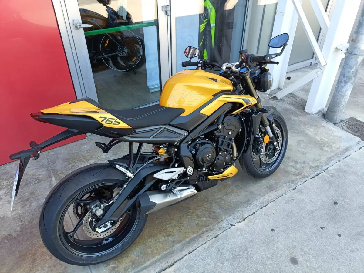 Triumph Street Triple 765 RS (2023 - 26) (8)