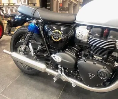 Triumph Bonneville T100 (2026) usata