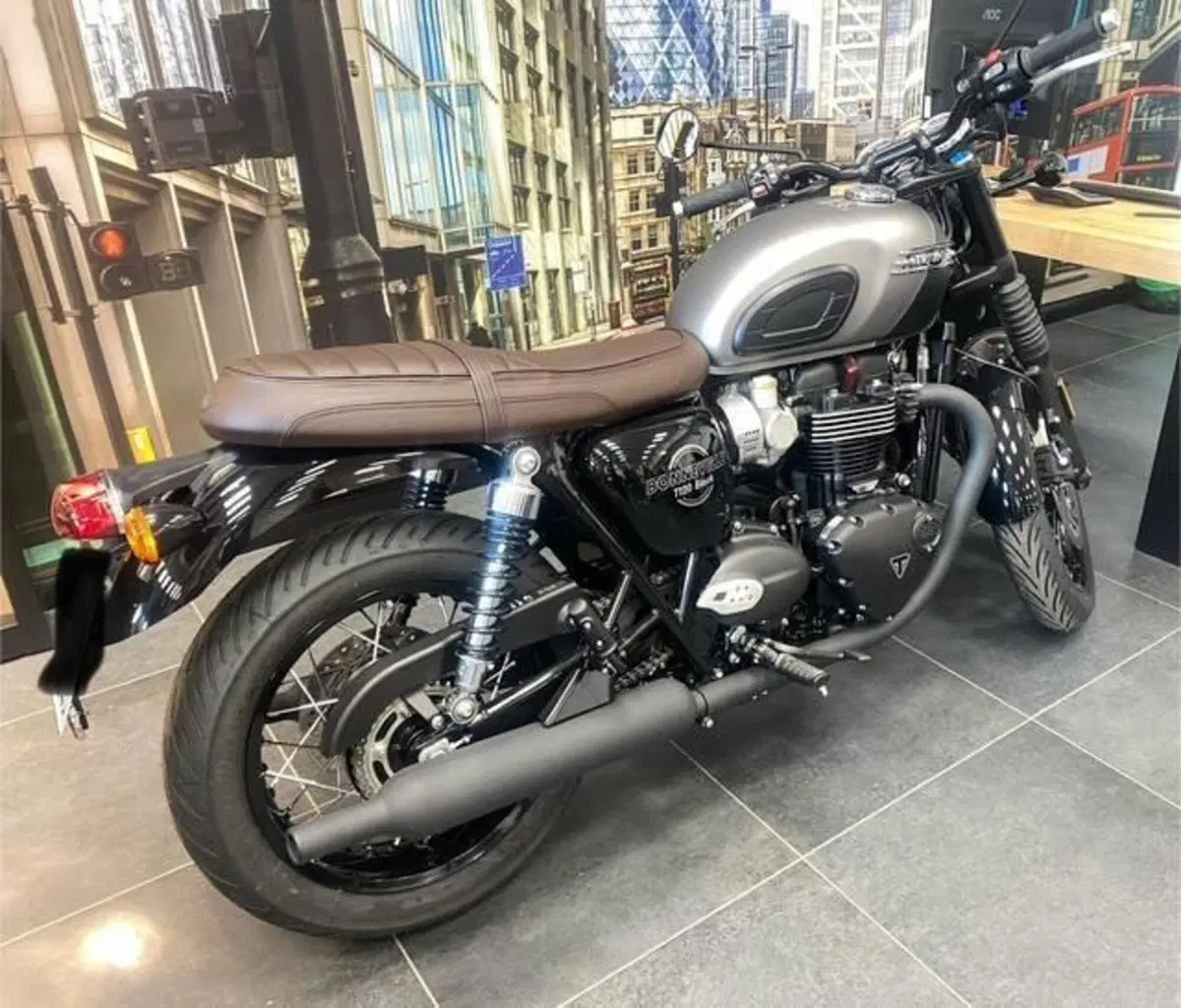 Triumph Bonneville T120 Black (2026) (3)