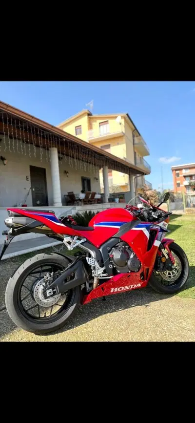 Honda CBR 600 RR (2024 - 26) usata