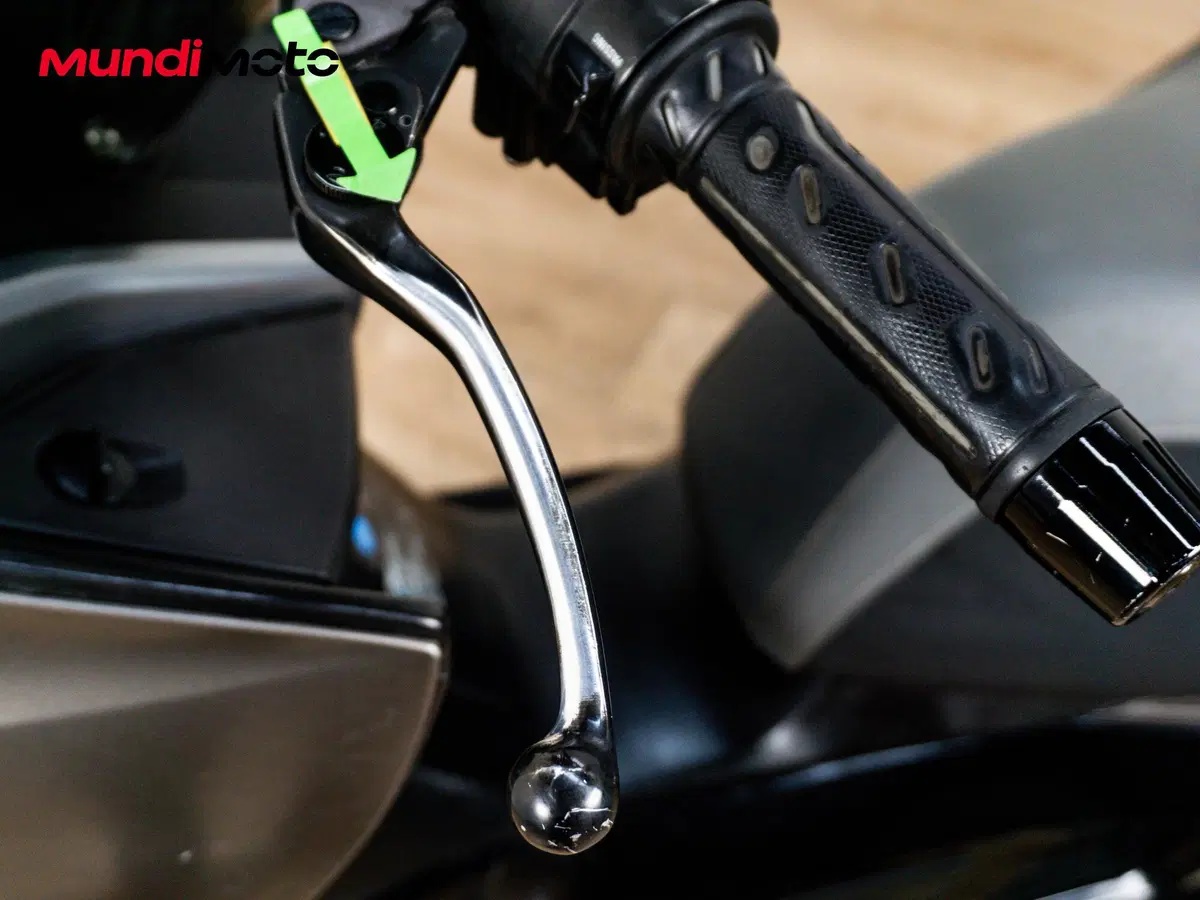 Kawasaki J 300 ABS (2014 - 16) (18)