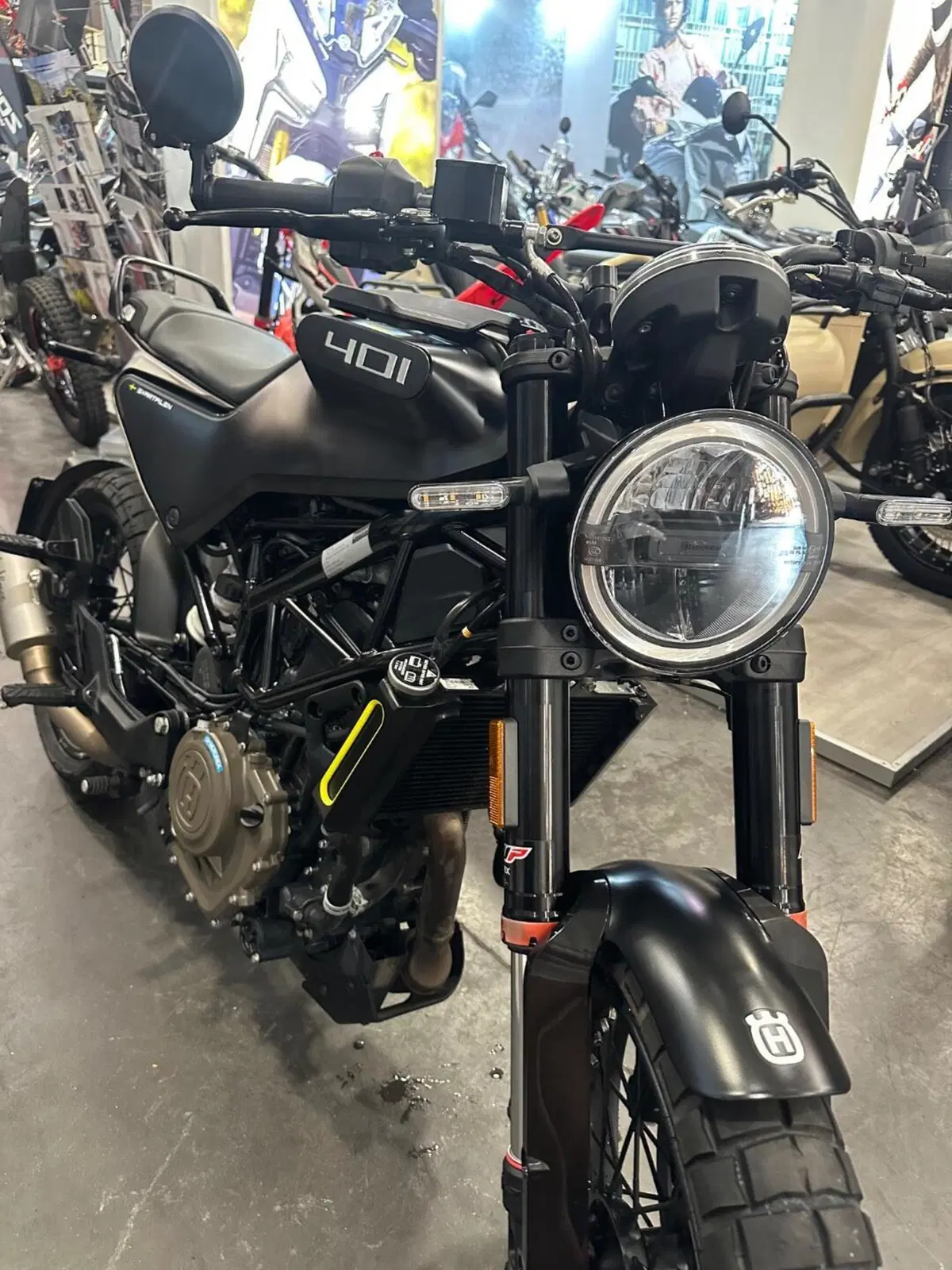 Husqvarna Svartpilen 401 (2021 - 23) (2)