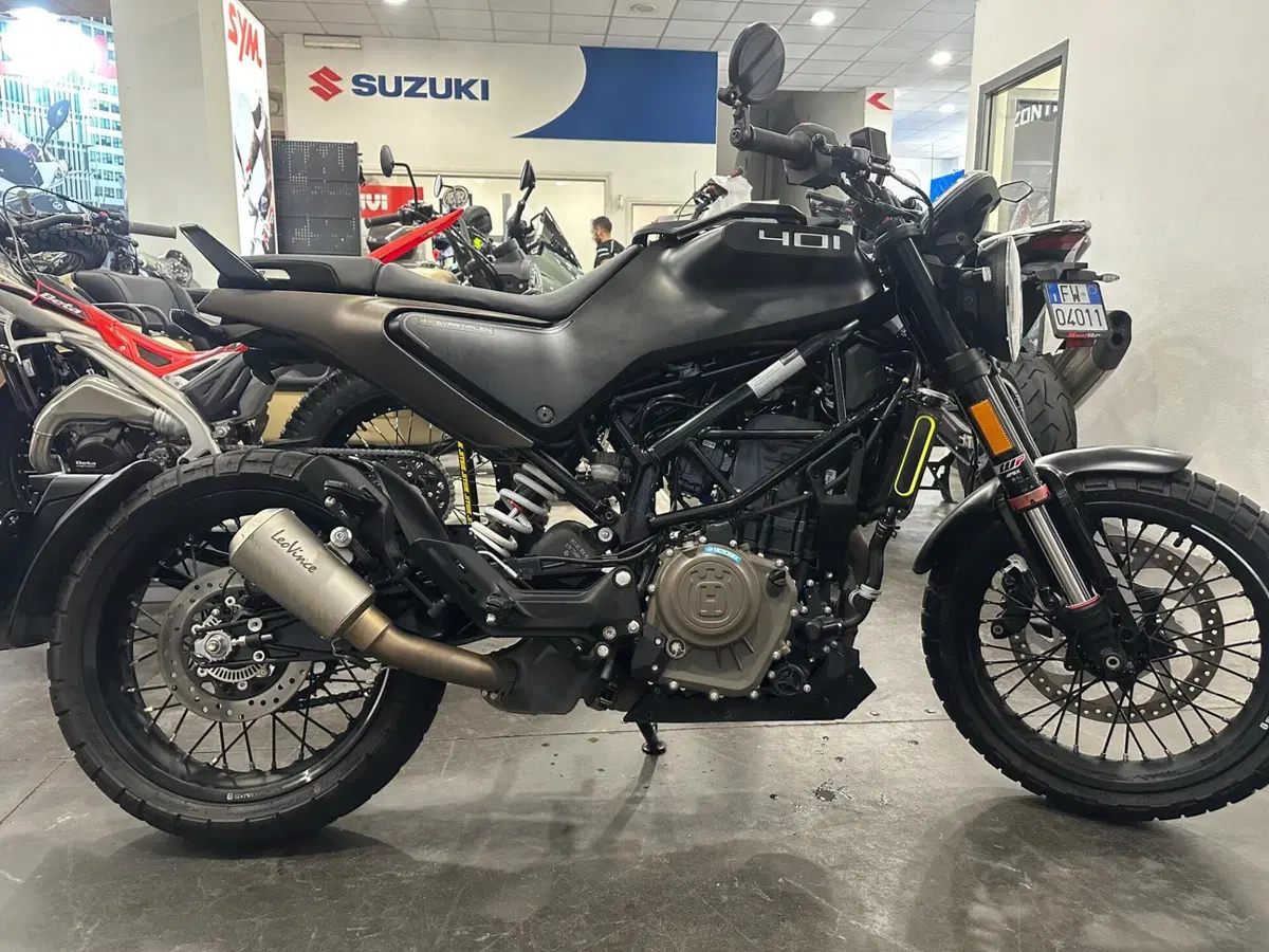 Husqvarna Svartpilen 401 (2021 - 23) (3)