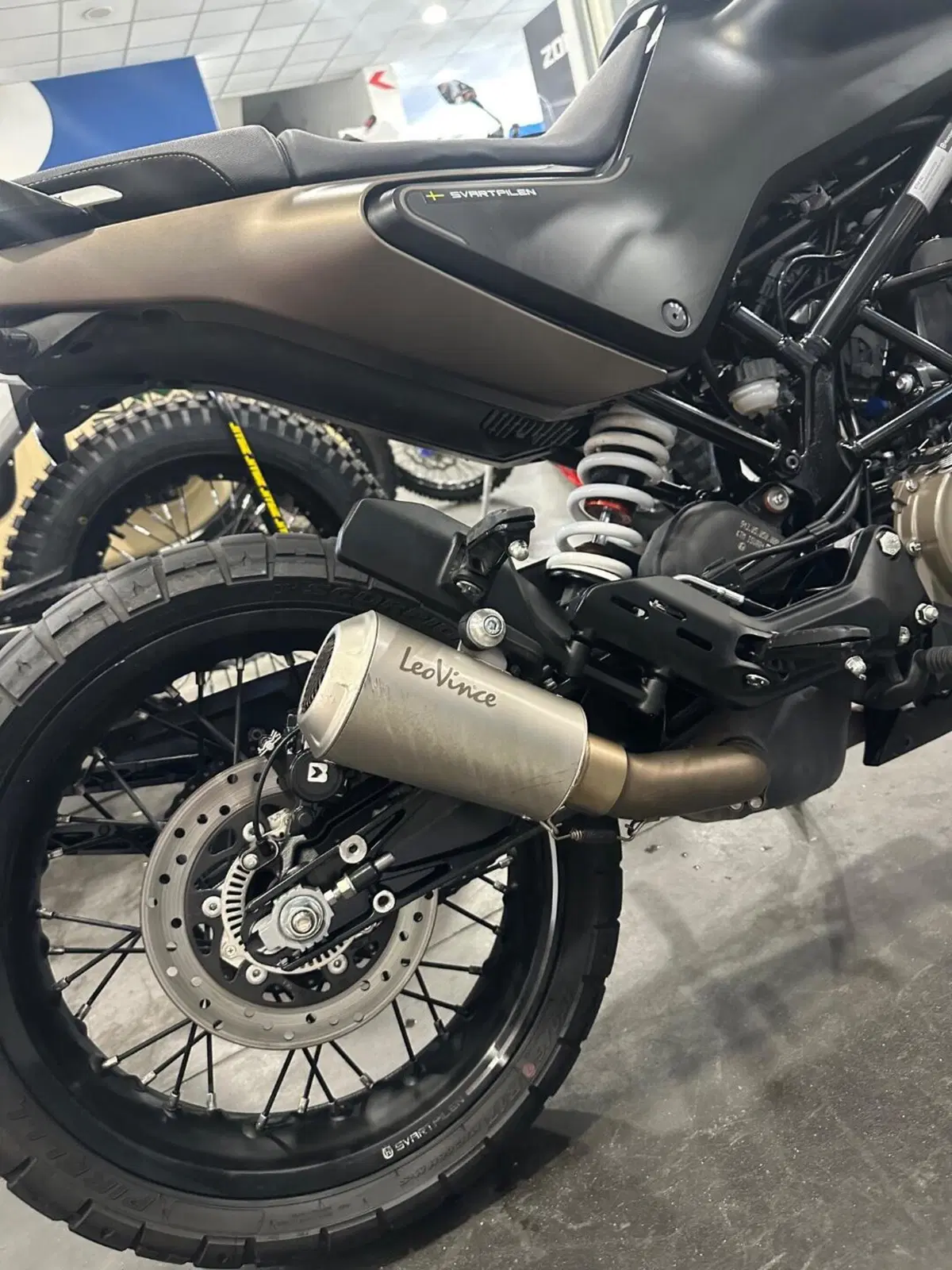 Husqvarna Svartpilen 401 (2021 - 23) (5)