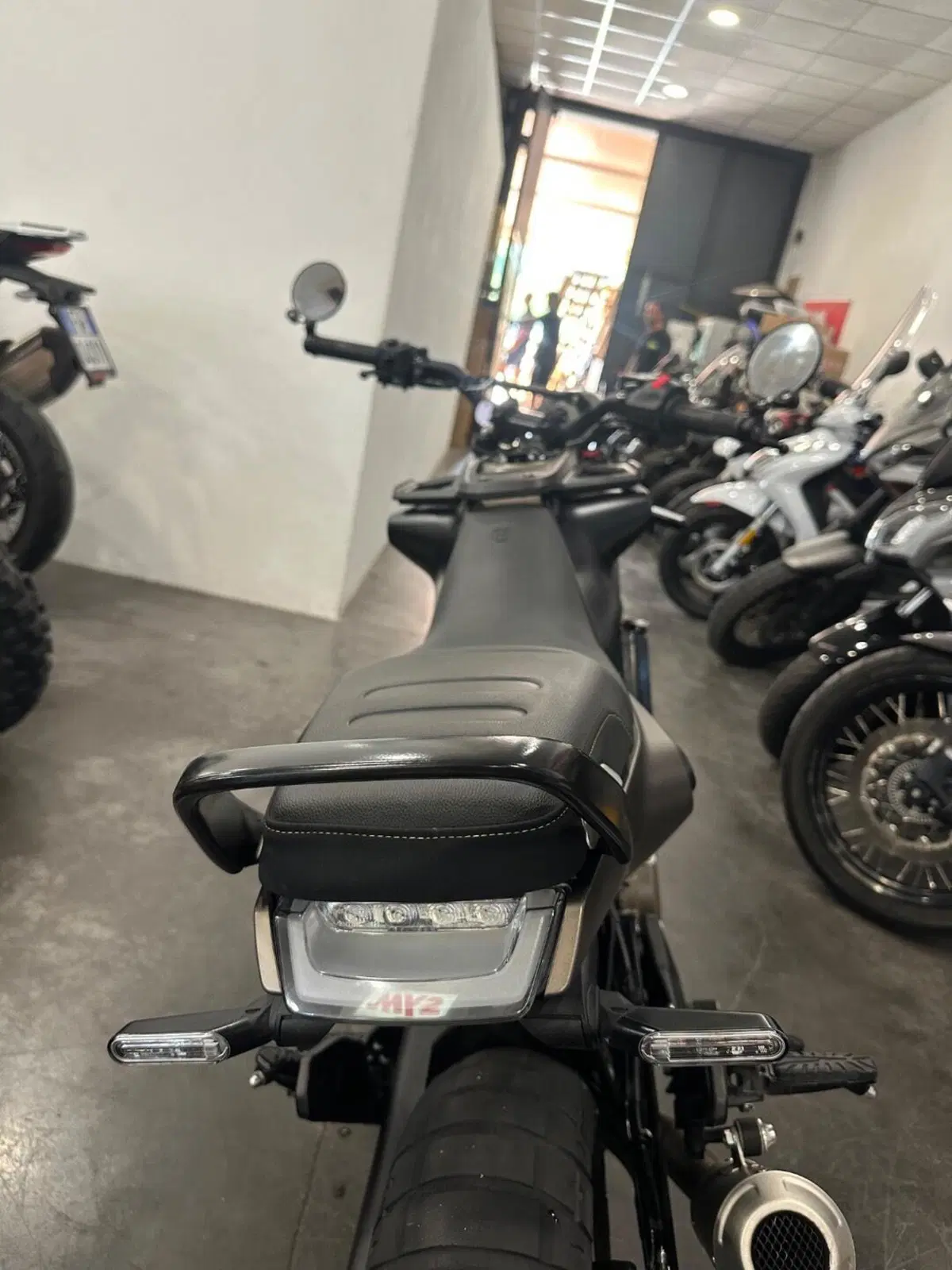 Husqvarna Svartpilen 401 (2021 - 23) (7)