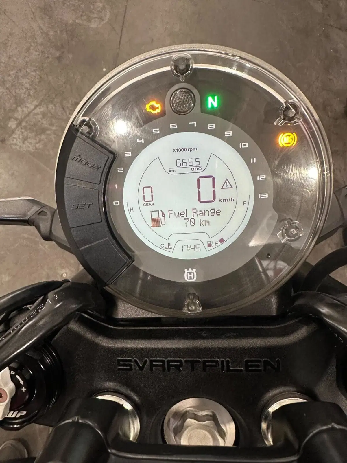 Husqvarna Svartpilen 401 (2021 - 23) (13)