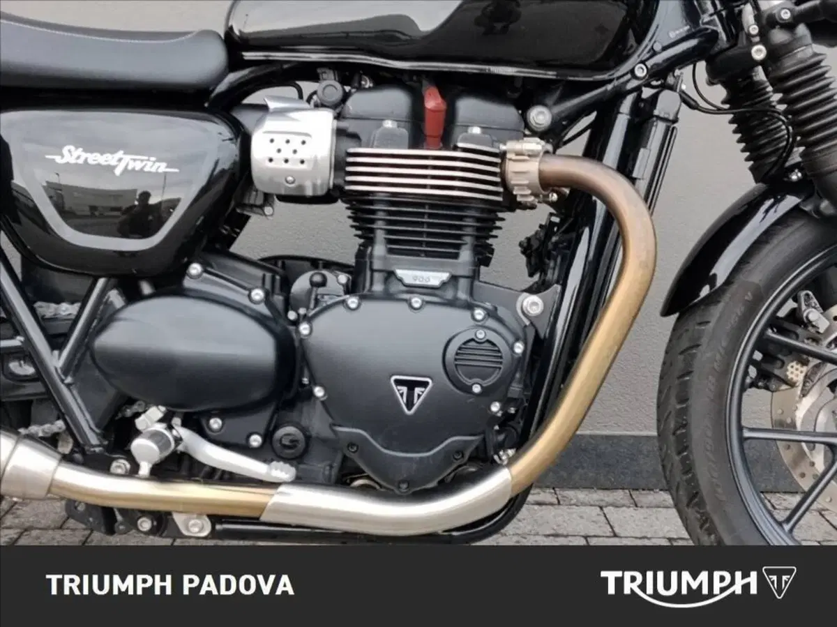 Triumph Street Twin 900 (2016) (5)