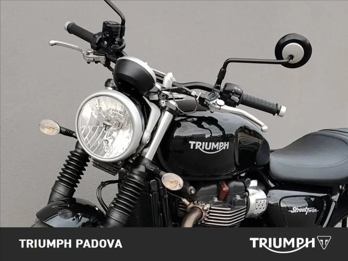 Triumph Street Twin 900 (2016) (19)