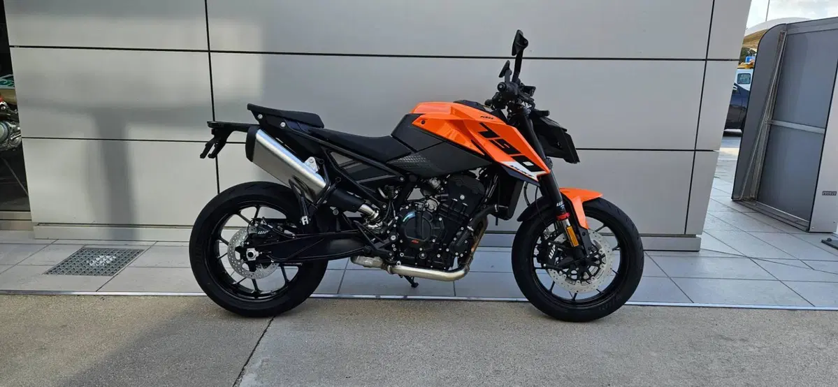 KTM 790 Duke (2027)