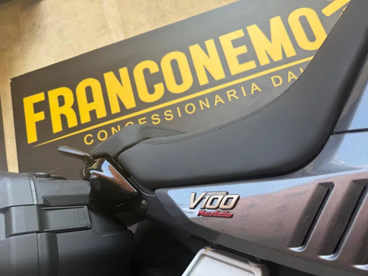 Moto Guzzi V100 Mandello S (2022 - 24) (5)