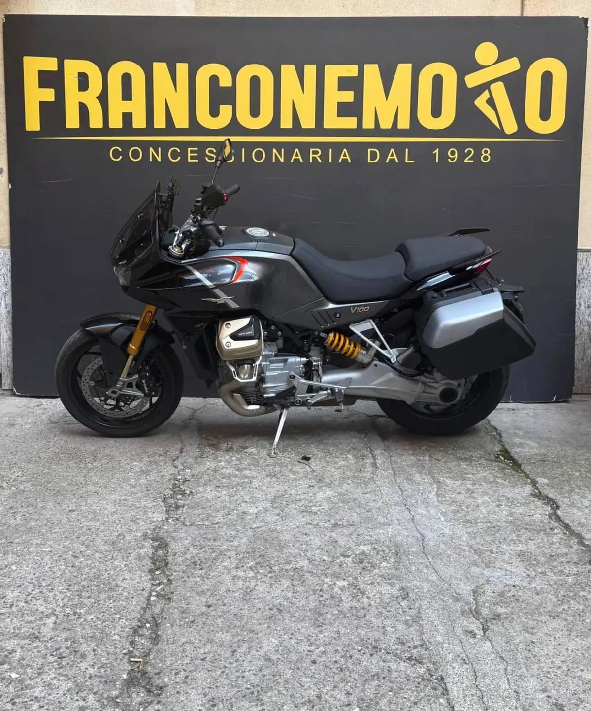 Moto Guzzi V100 Mandello S (2022 - 24) (3)