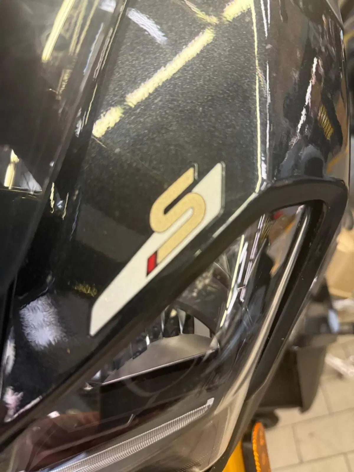 Moto Guzzi V100 Mandello S (2022 - 24) (8)