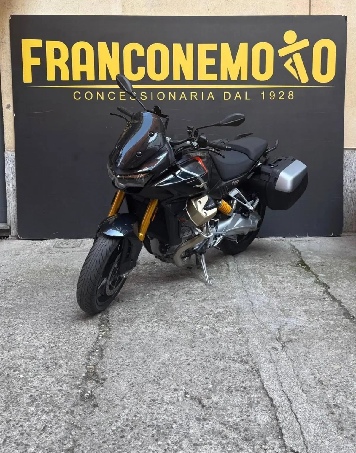 Moto Guzzi V100 Mandello S (2022 - 24) (4)