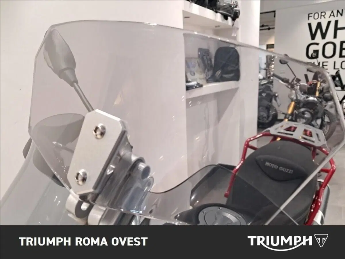Moto Guzzi V85 TT Evocative Graphics (2019 - 20) (13)