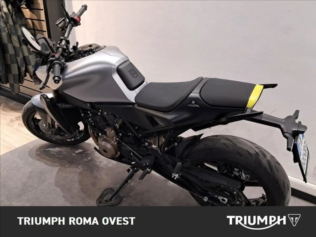 Husqvarna Vitpilen 801 L (2025 - 26) (8)