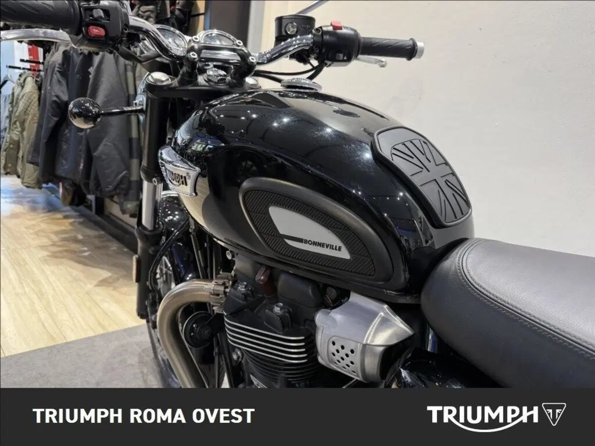 Triumph Bonneville T100 (2021 - 25) (12)