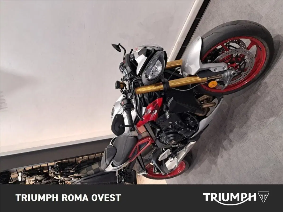 Triumph Street Triple 765 RX (2026) (14)