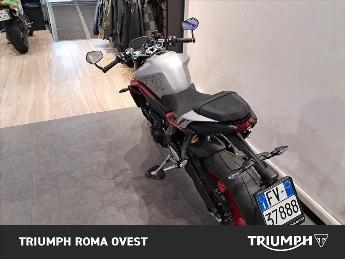 Triumph Street Triple 765 RX (2026) (3)