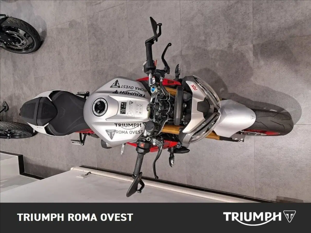 Triumph Street Triple 765 RX (2026) (9)