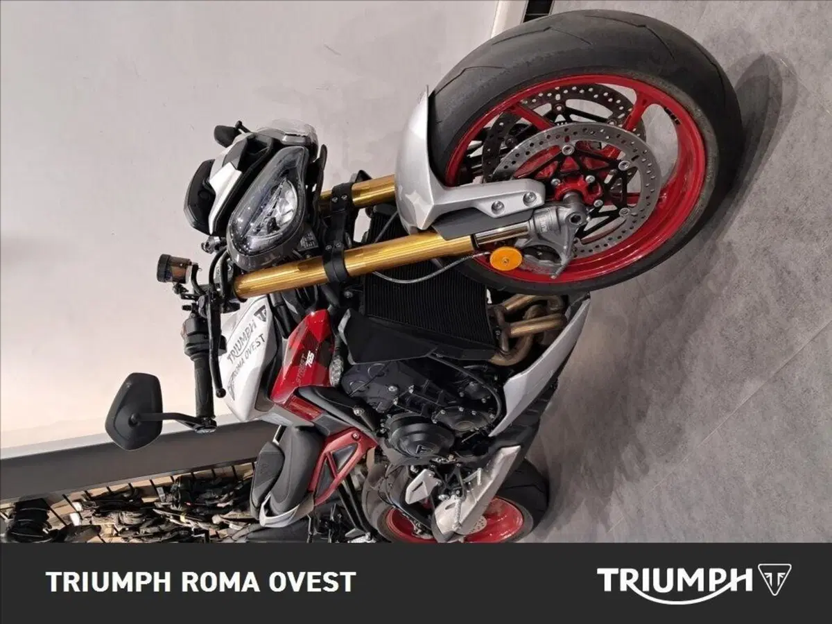 Triumph Street Triple 765 RX (2026) (15)