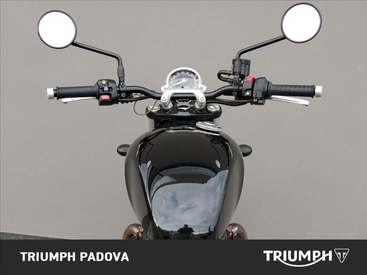 Triumph Street Twin 900 (2016) (22)