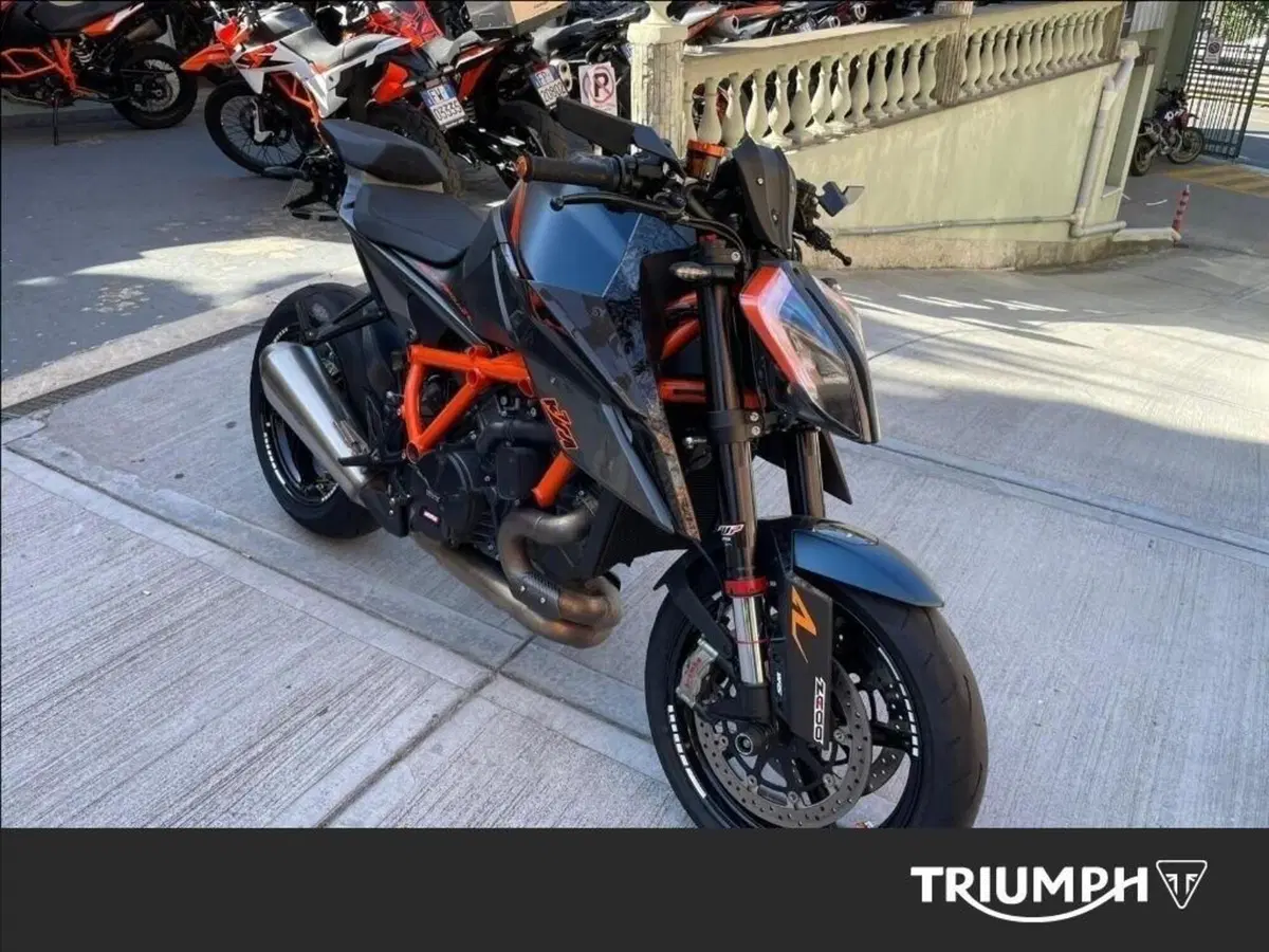 KTM 1290 Super Duke R (2021) (7)