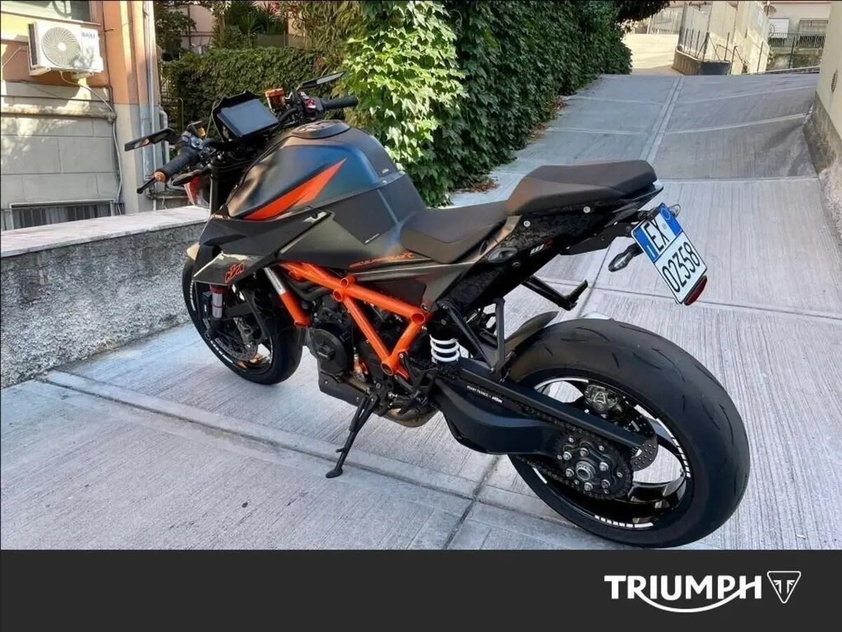 KTM 1290 Super Duke R (2021) (5)