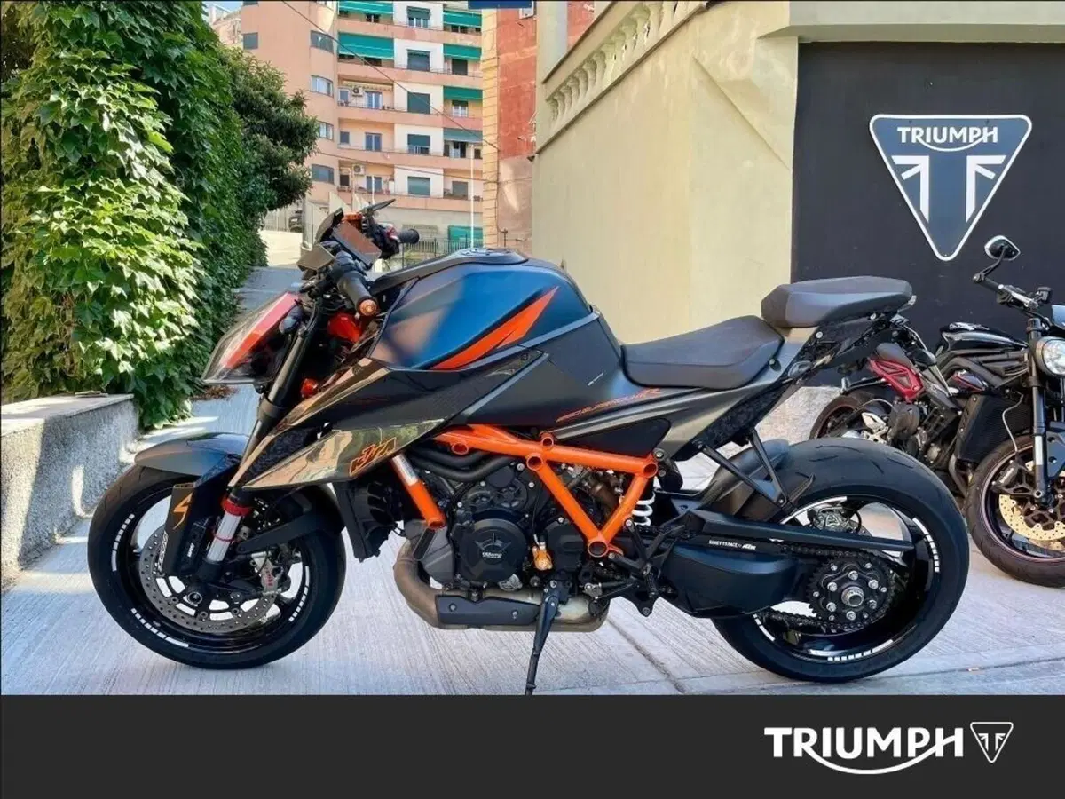 KTM 1290 Super Duke R (2021) (2)