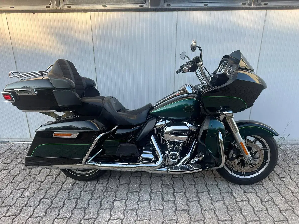 Harley-Davidson 107 Road Glide Ultra (2017 - 18) - FLTRU (8)